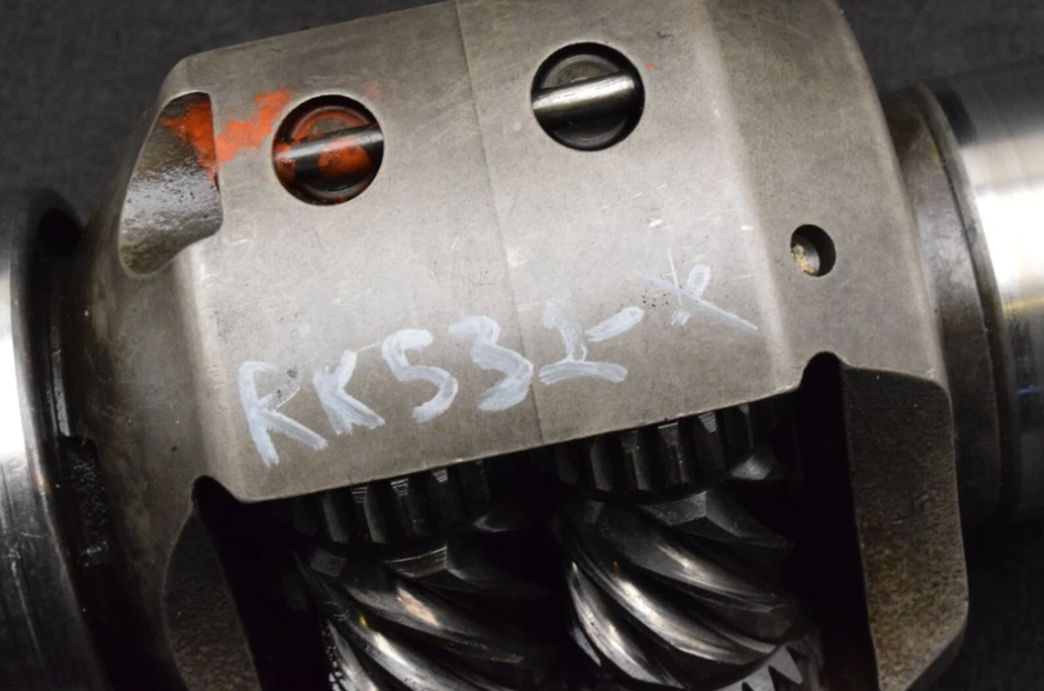 Audi S4 B5 A6 C5 6-Speed Manual 01E manual Gearbox Center Diff Torsen - Image 2